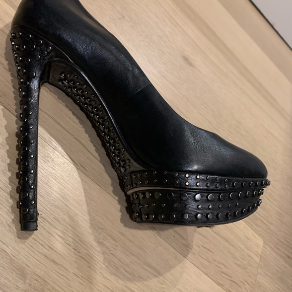Brian Atwood platform studded heels size 6.5 - Picture 3 of 3
